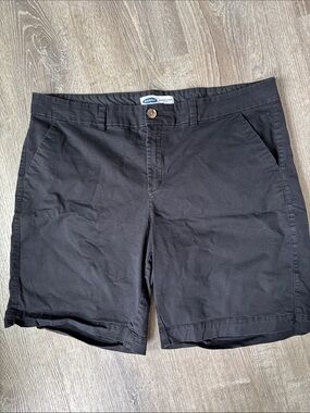 Old Navy Womens Everyday Wear Black Flat-Front Chino Shorts size 18